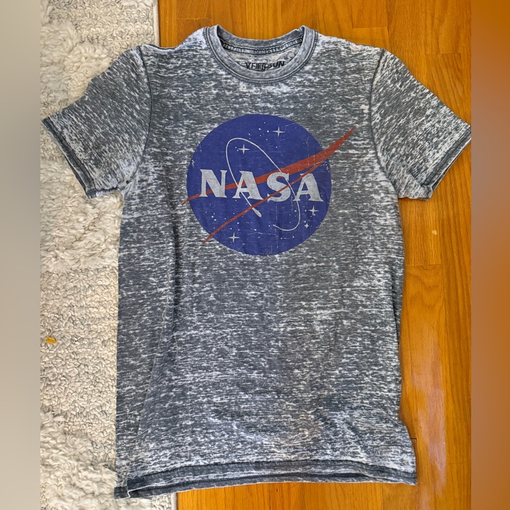 Fifth Sun Gray Heather Short Sleeve NASA Logo Tee with Blue and Red Print
